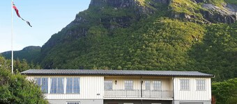10 Person Holiday Home in Farstad