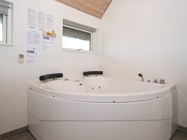 Spa treatment - Delightful Holiday Home in Romo With Whirlpool (Romo)