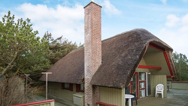 Exterior - Traditional Holiday Home in Hvide Sande With Terrace (Hvide Sande)