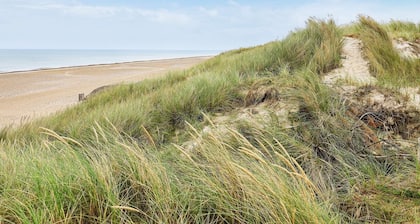 Seaside Serenity in Taysinge-by Traum