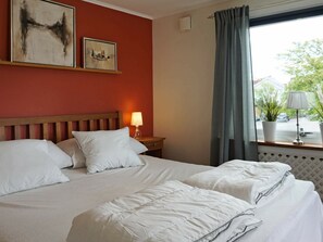 2 bedrooms, individually furnished, bed sheets