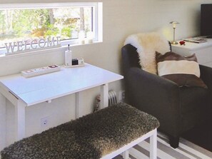Individually furnished, bed sheets