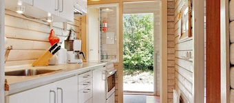 Cozy Log Cabin Retreat-by Traum