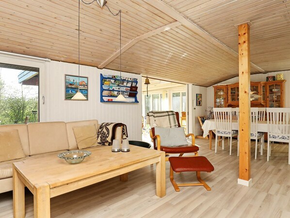 DVD player - Modern Holiday Home in Jutland, Nordjylland With Terrace (Strandby)