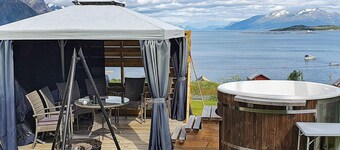 10 Person Holiday Home in Lyngseidet