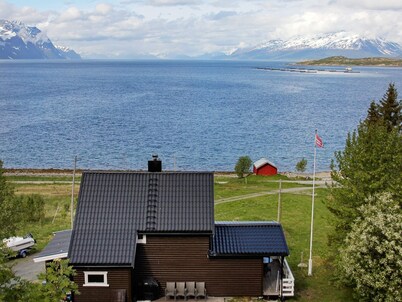 10 Person Holiday Home in Lyngseidet