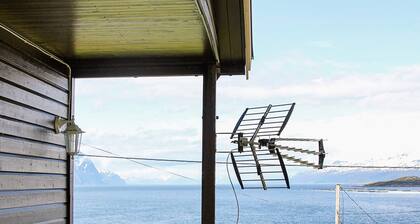 10 Person Holiday Home in Lyngseidet