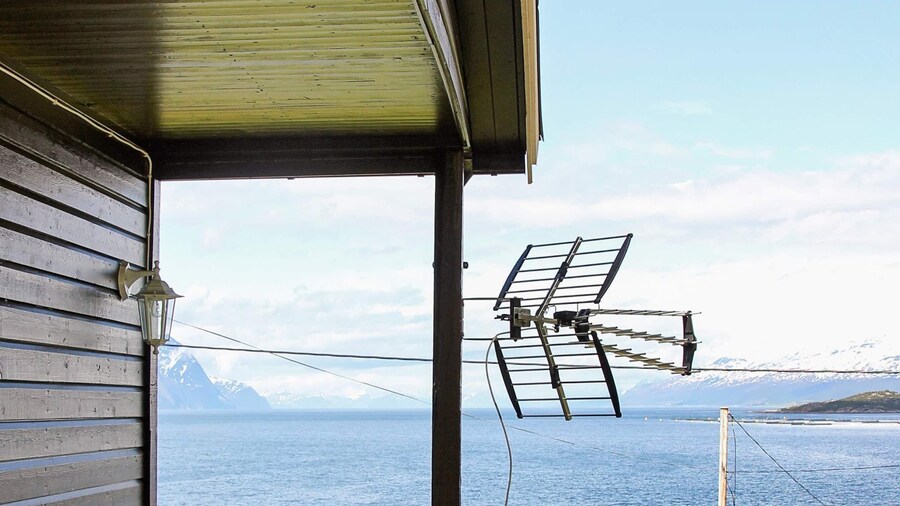 10 Person Holiday Home in Lyngseidet