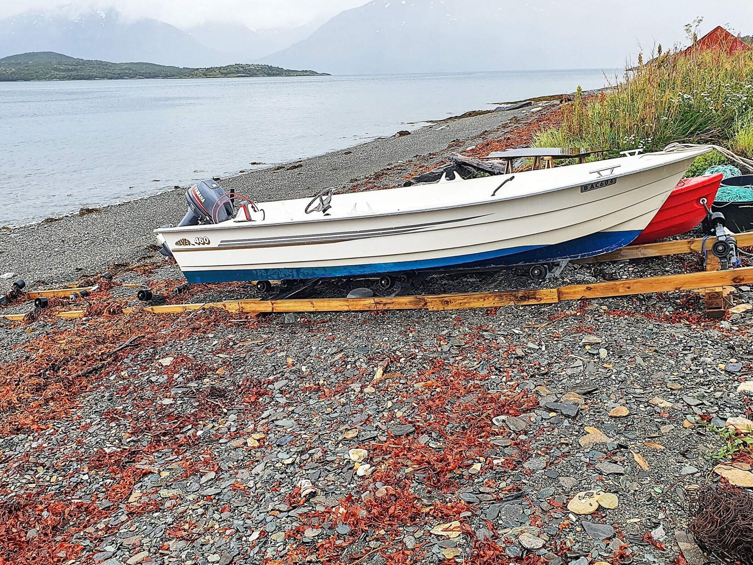 House | Beach | Beach nearby, fishing