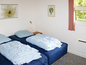 4 bedrooms, cots/infant beds - Gorgeous Holiday Home in Jutland, Syddanmark With Terrace (Toftlund)