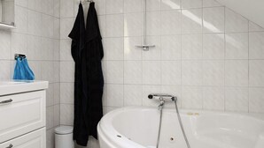 Shower - Holiday Home in Skärhamn (Skaerhamn)