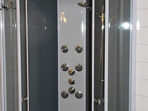 House | Bathroom - 5 Person Holiday Home in Selsoyvik (Rodoy)