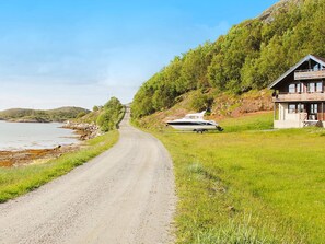 House | Miscellaneous - 5 Person Holiday Home in Selsoyvik (Rodoy)