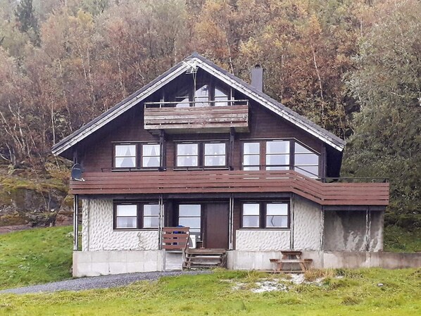 House | Exterior - 5 Person Holiday Home in Selsoyvik (Rodoy)