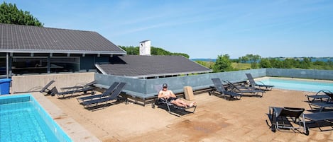 House | Pool
