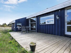 House | Outdoor dining - 9 Person Holiday Home in Bindslev (Bindslev)