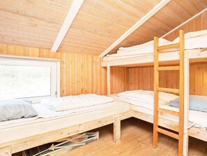 House | 4 bedrooms - 9 Person Holiday Home in Bindslev (Bindslev)