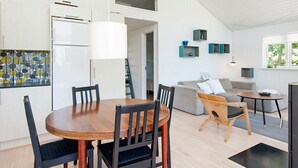 Dining - Beautiful Holiday Home in Grenaa With Sauna (Grenaa)