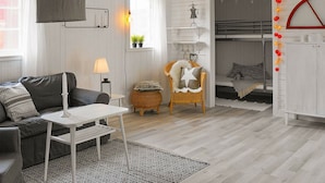 1 bedroom, individually furnished - 4 Person Holiday Home in Ellös (Ellos)