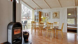 Dining - Alluring Holiday Home in Juelsminde With Terrace (Horsens)