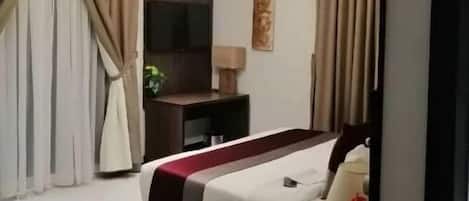 1 多间卧室、办公桌、笔记本电脑工作区、熨斗/熨衣板