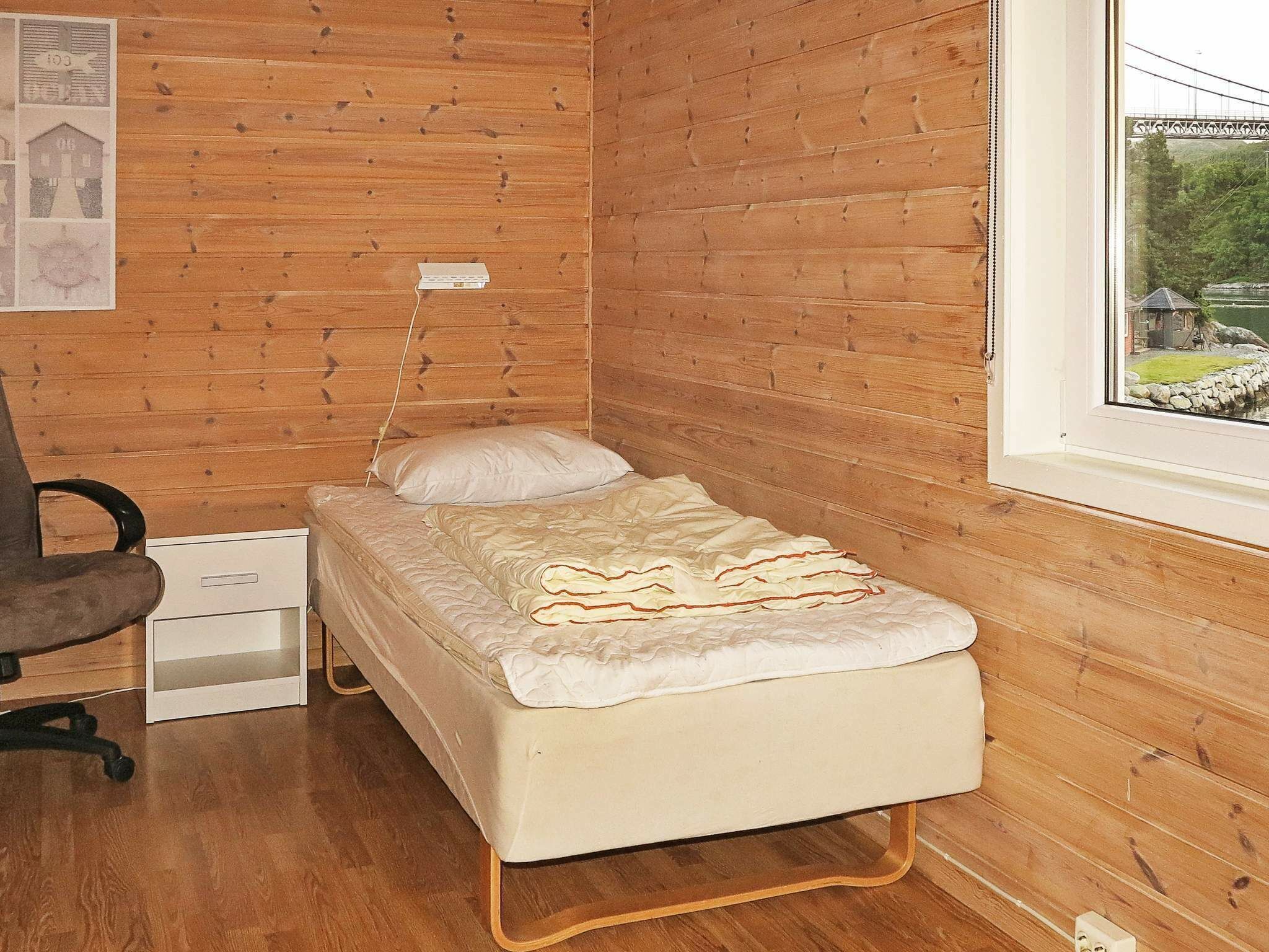 4 bedrooms, individually furnished