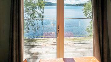 House | Water view