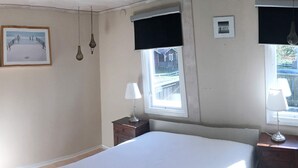 1 Schlafzimmer, individuell eingerichtet, Bettwäsche