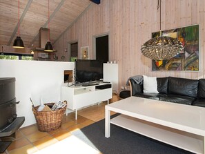 Fireplace, DVD player