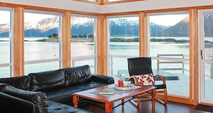 Holiday Home in Gullesfjord