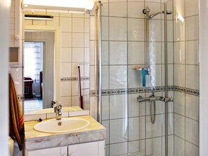 House | Bathroom