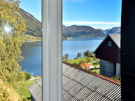 House | Lake view