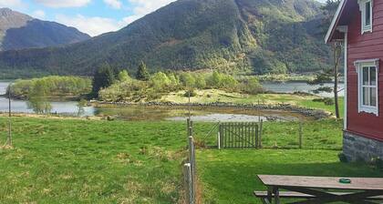 8 Person Holiday Home in Stadlandet
