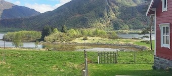 8 Person Holiday Home in Stadlandet