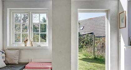 Vintage Holiday Home in Svaneke near Small Harbor