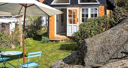 Vintage Holiday Home in Svaneke near Small Harbor