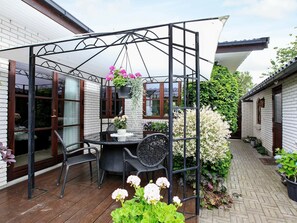 Balcony - Luxurious Holiday Home in Kirke Hyllinge Near Beach (Kirke Hyllinge)