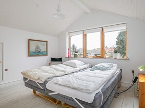 3 Schlafzimmer, Babybetten