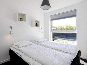 House | Interior - Modern Retreat With Spa - By Traum Ferienwohnungen (Lokken)