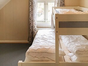 3 Schlafzimmer, individuell eingerichtet, Bügeleisen/Bügelbrett