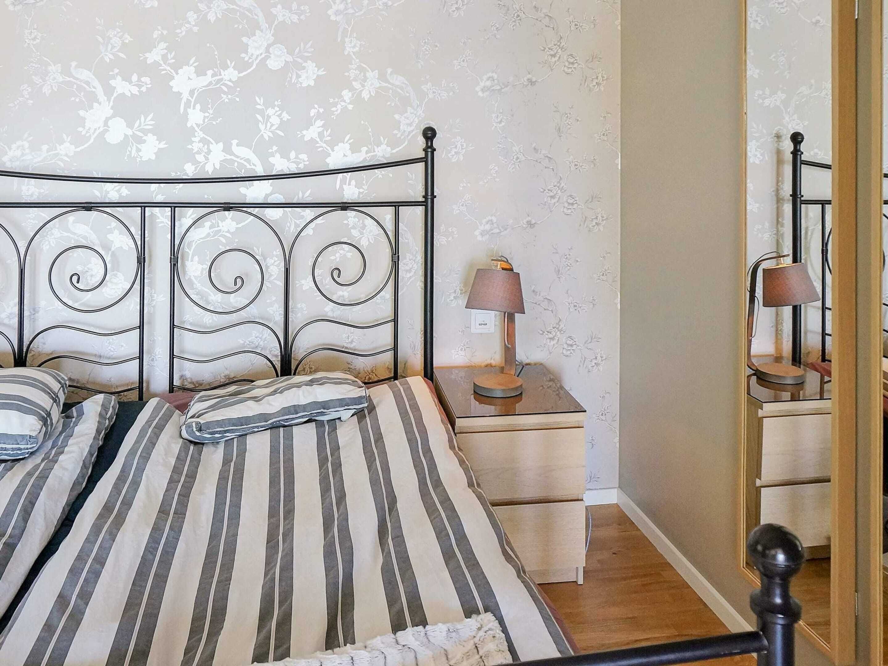 House | 3 bedrooms, individually furnished, bed sheets