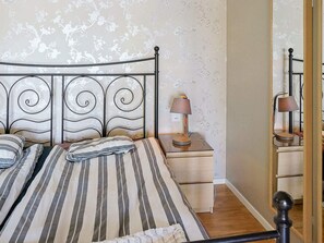 3 室のベッドルーム、客室ごとに異なるインテリア、ベッドシーツ