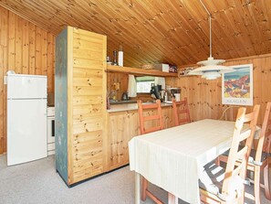 Interior - Vintage Holiday Home in Jutland near Child Friendly Beach (Aalbaek)
