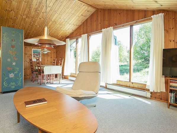 House | Interior - Vintage Holiday Home in Jutland near Child Friendly Beach (Aalbaek)
