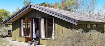 Vintage Holiday Home in Jutland near Child Friendly Beach