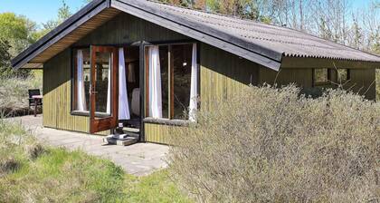 Vintage Holiday Home in Jutland near Child Friendly Beach