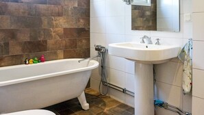 Bathroom - Holiday Home in Färentuna (Faerentuna)