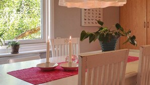 Private kitchen - Holiday Home in Färentuna (Faerentuna)