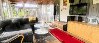 Charming Cottage by Sjunnaryd Lake