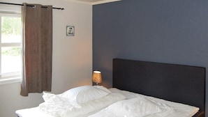 Room - Holiday Home in Tomrefjord (Vestnes)